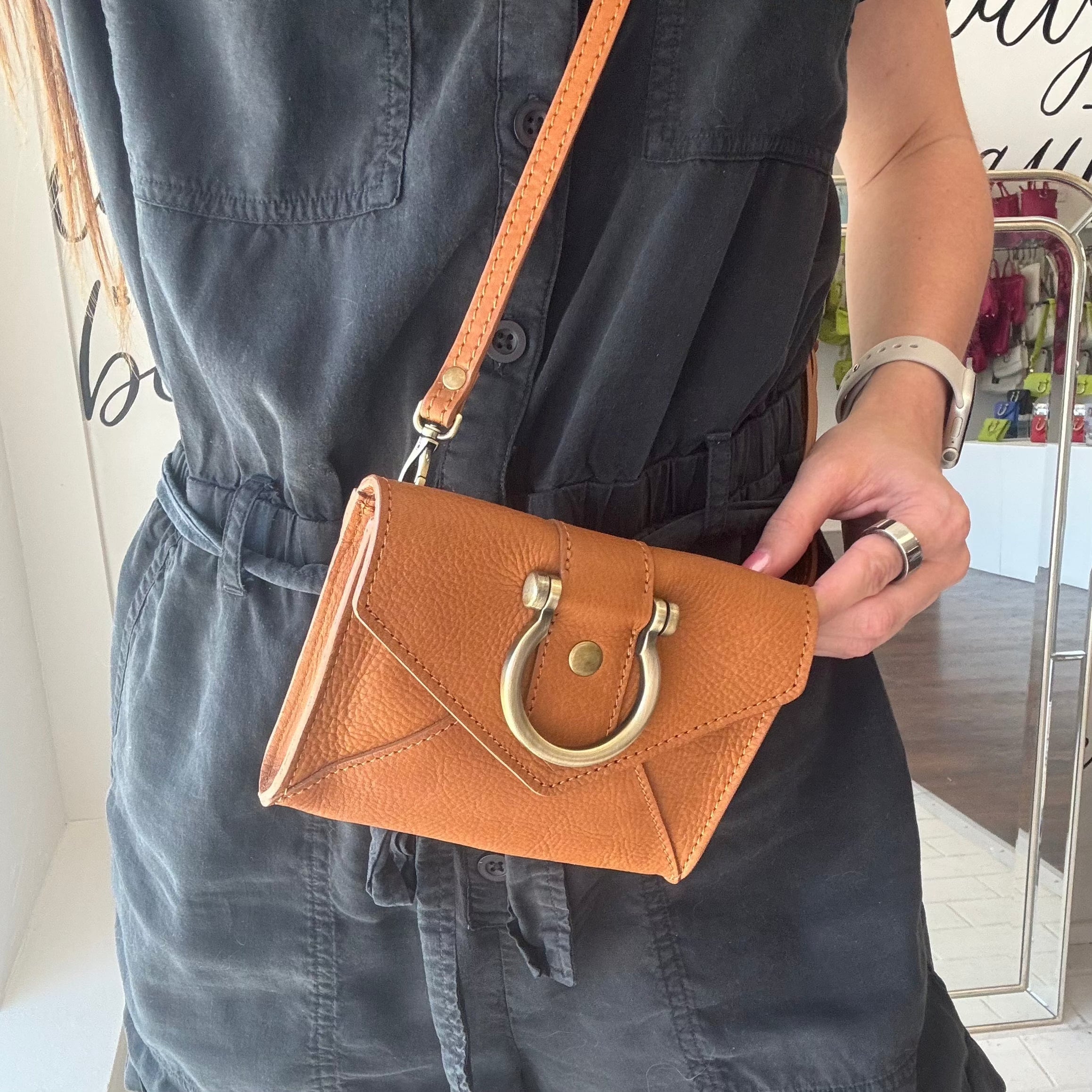 Ann Crossbody