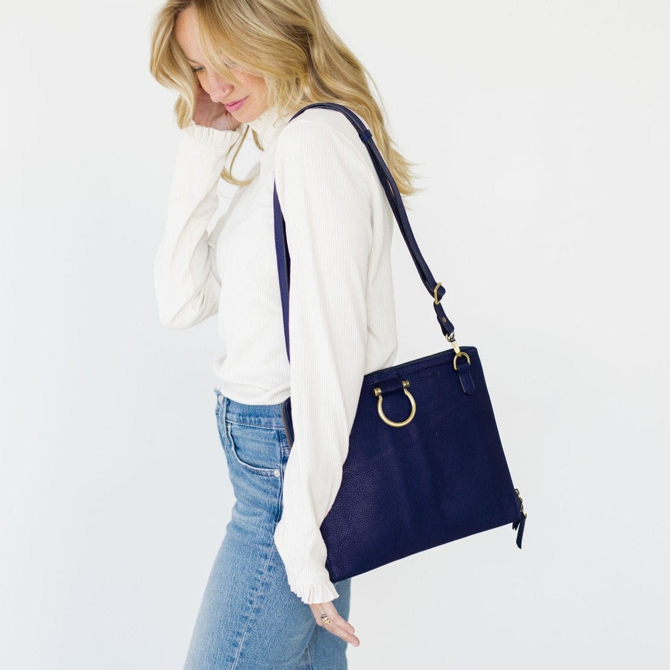 M Crossbody - | Sapahn.
