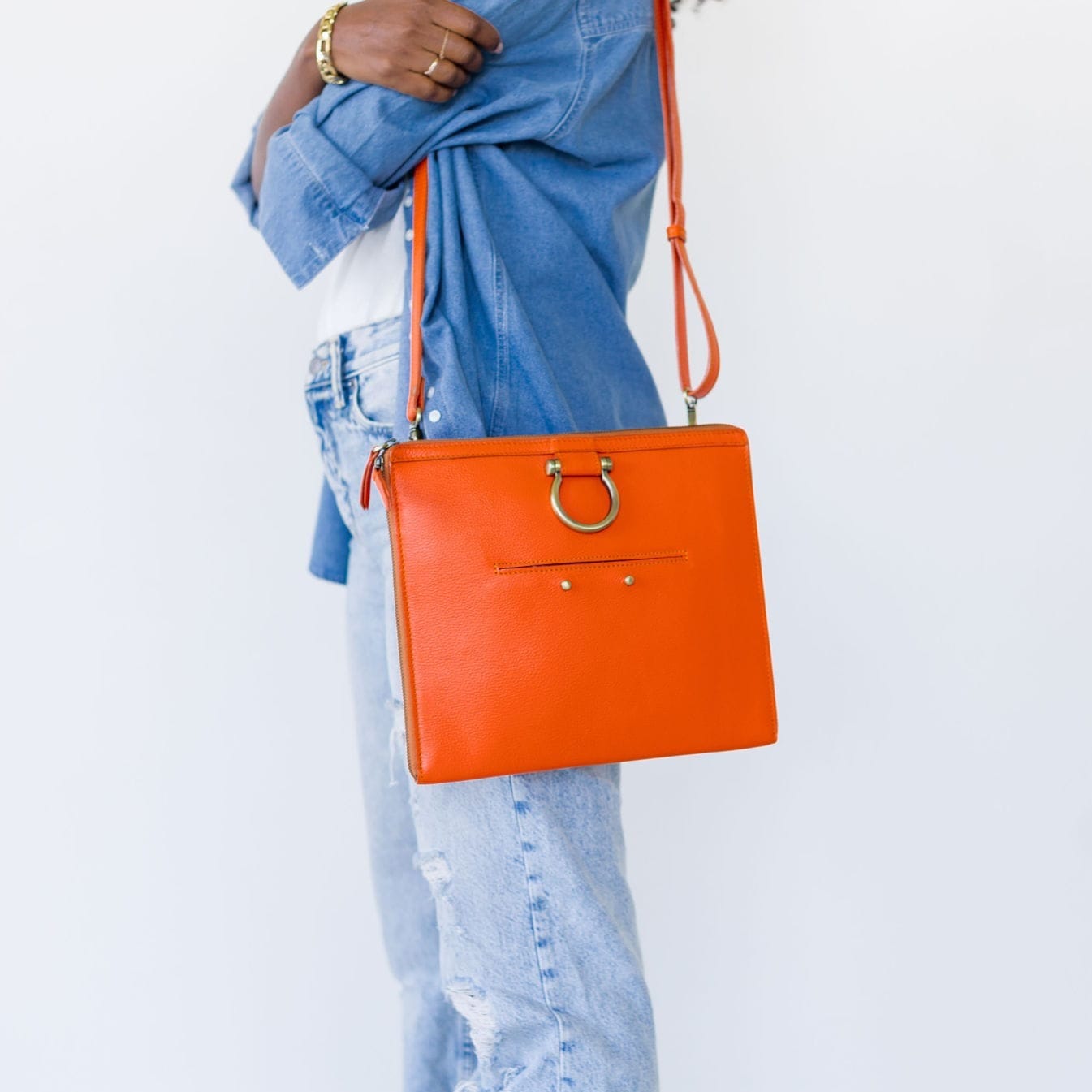 M Crossbody - | Sapahn.