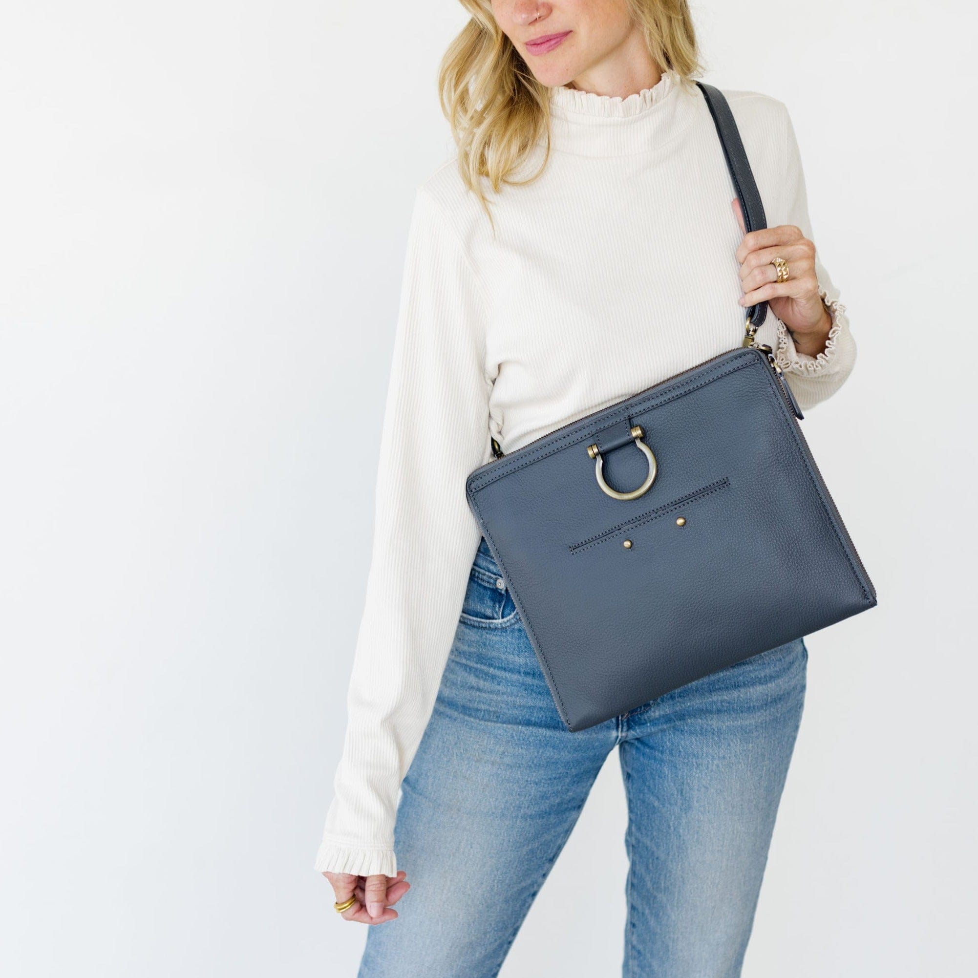 M Crossbody - | Sapahn.