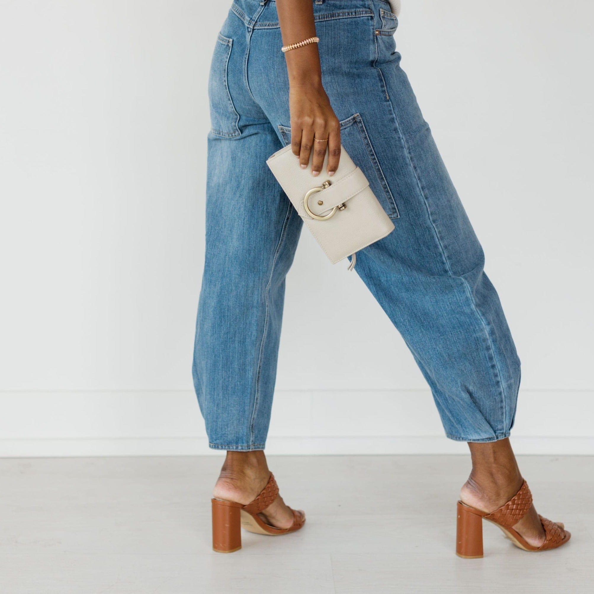 Staney Crossbody - | Sapahn.