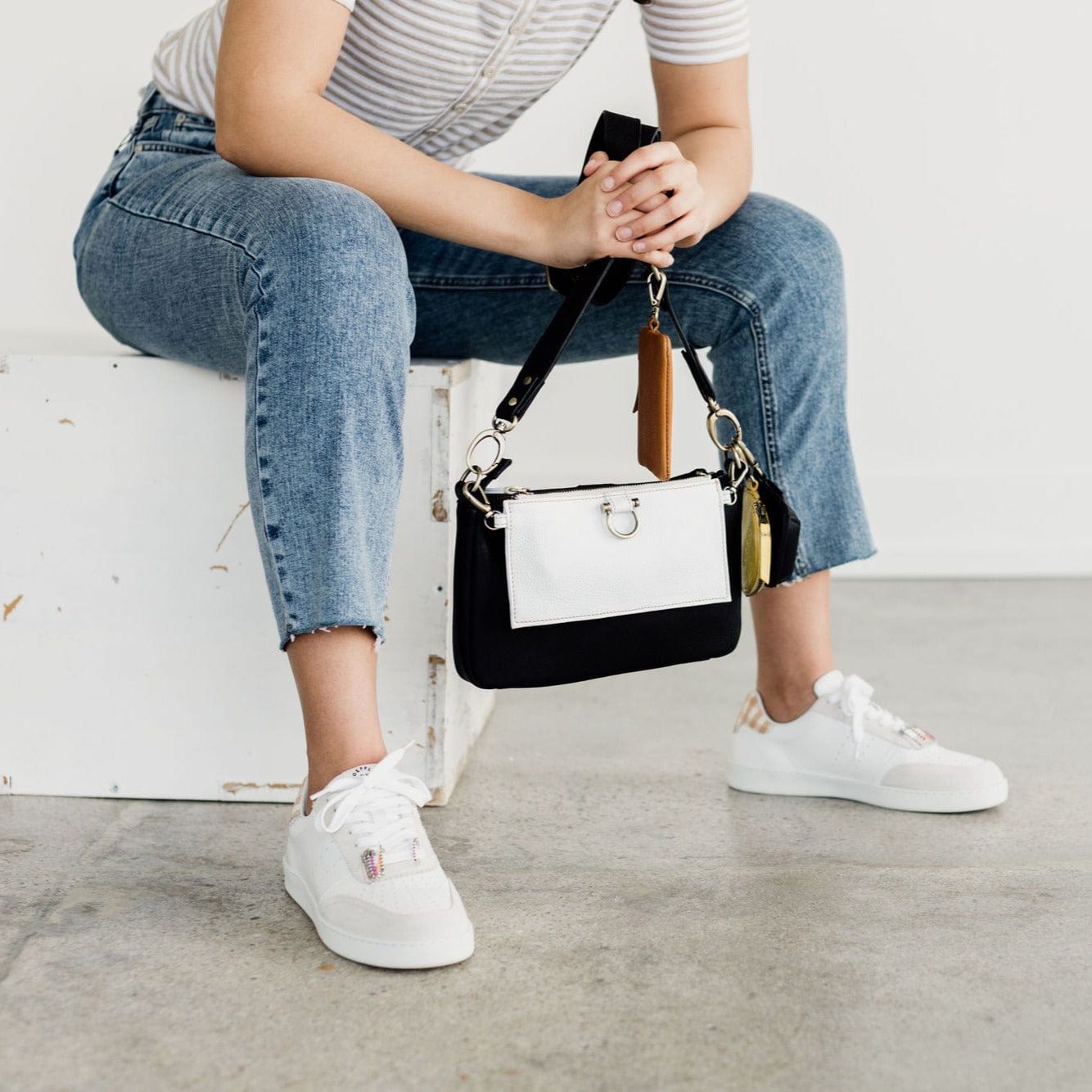 Ada Crossbody - | Sapahn.