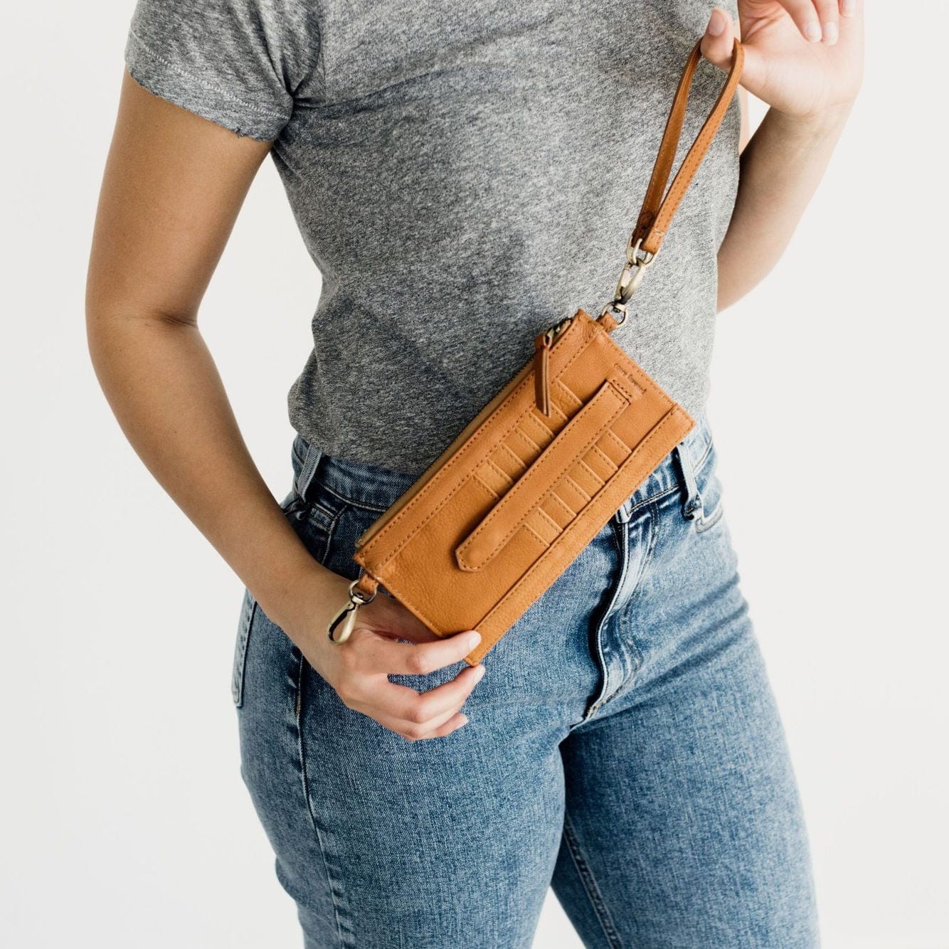Evelyn Wristlet Wallet - | Sapahn.