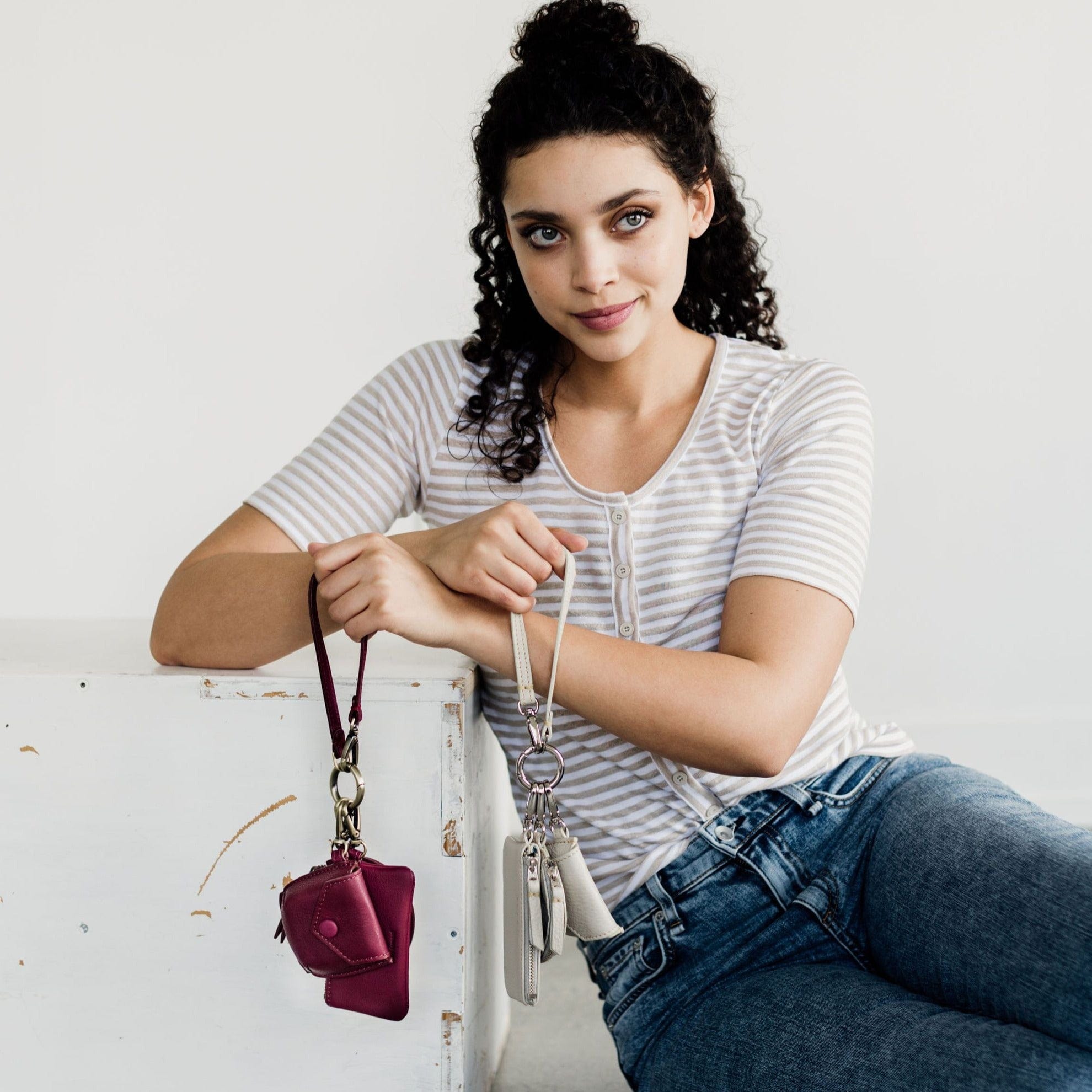 Mildred Card Holder - | Sapahn.