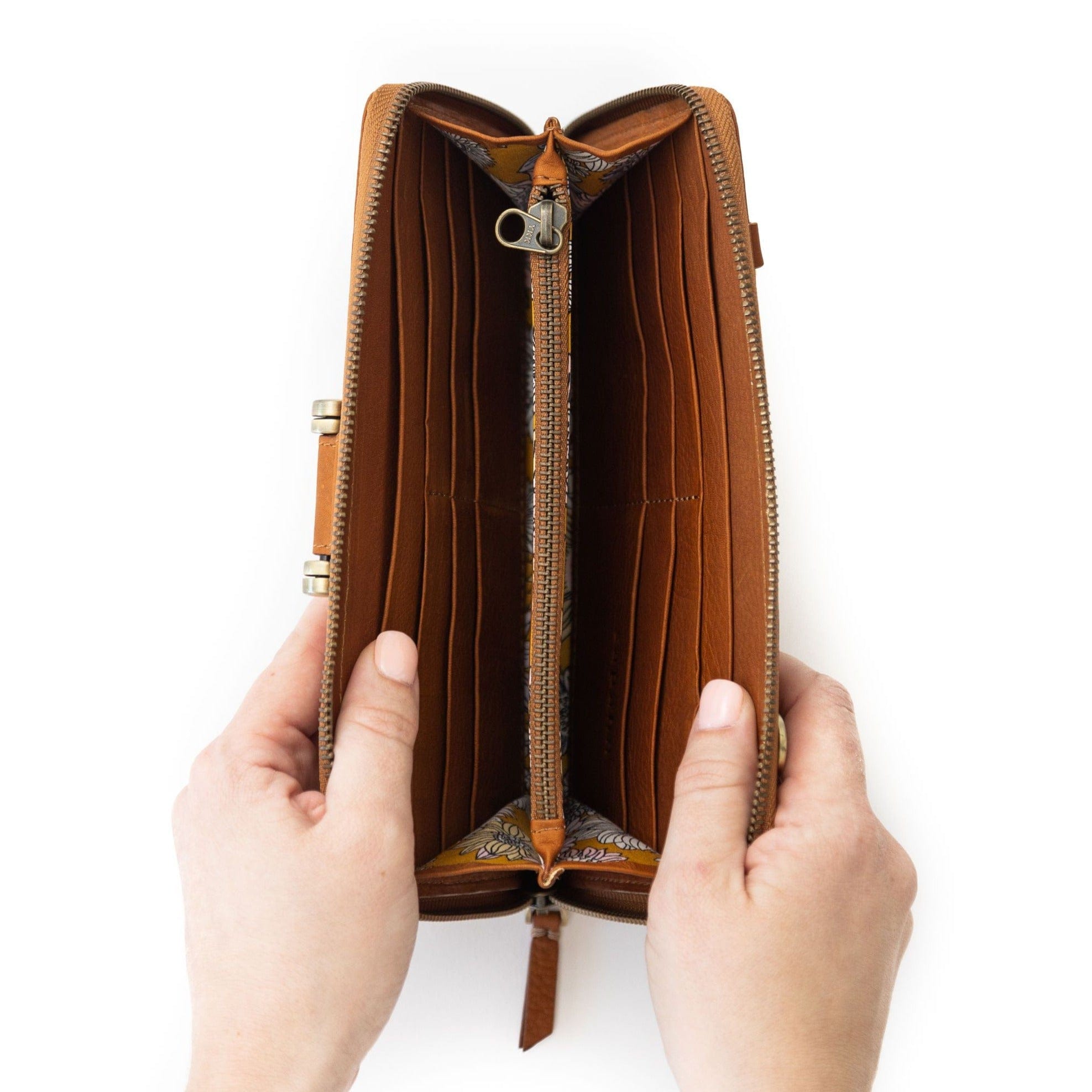 Winnie Jo XL Wallet and Crossbody - | Sapahn.