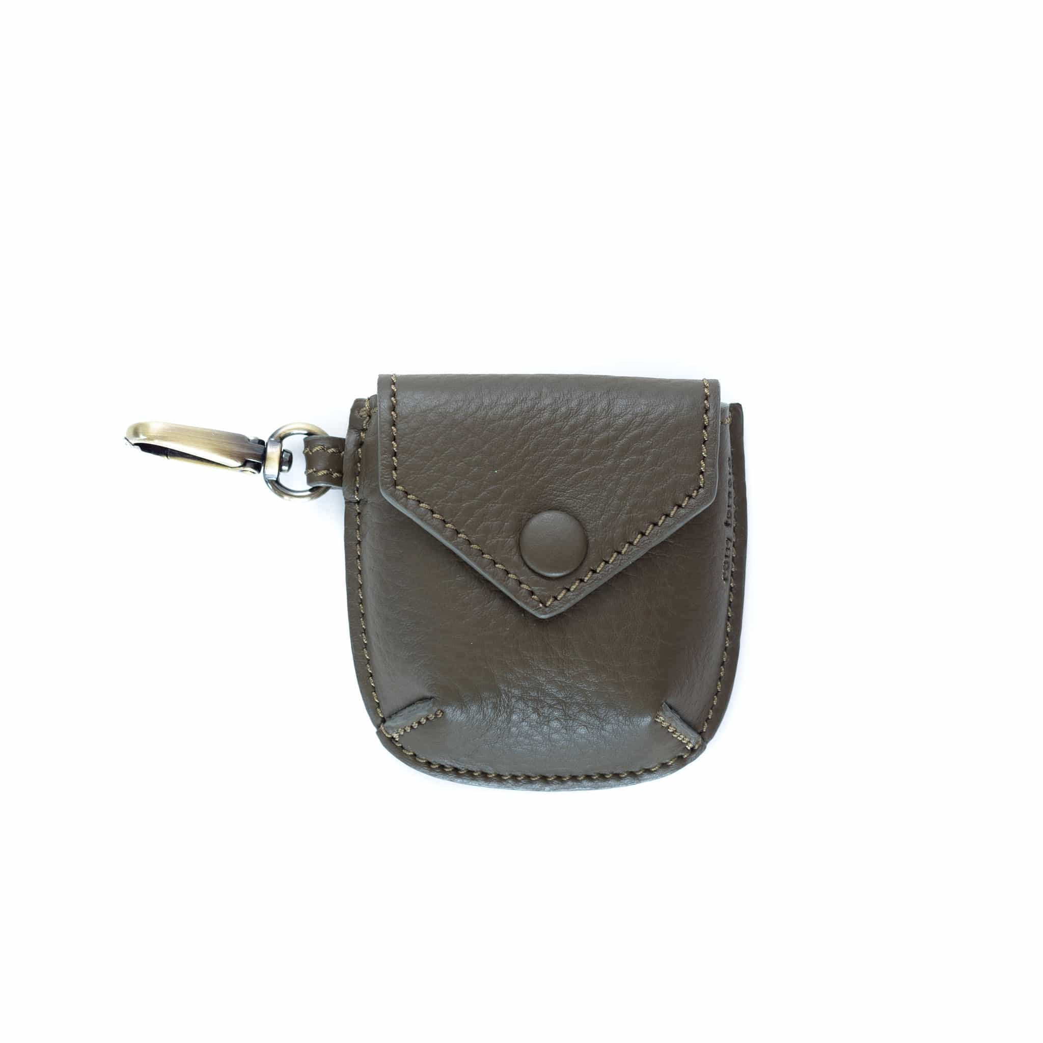 Carolyn Airpod Case - Moss Oil Leather | Sapahn.