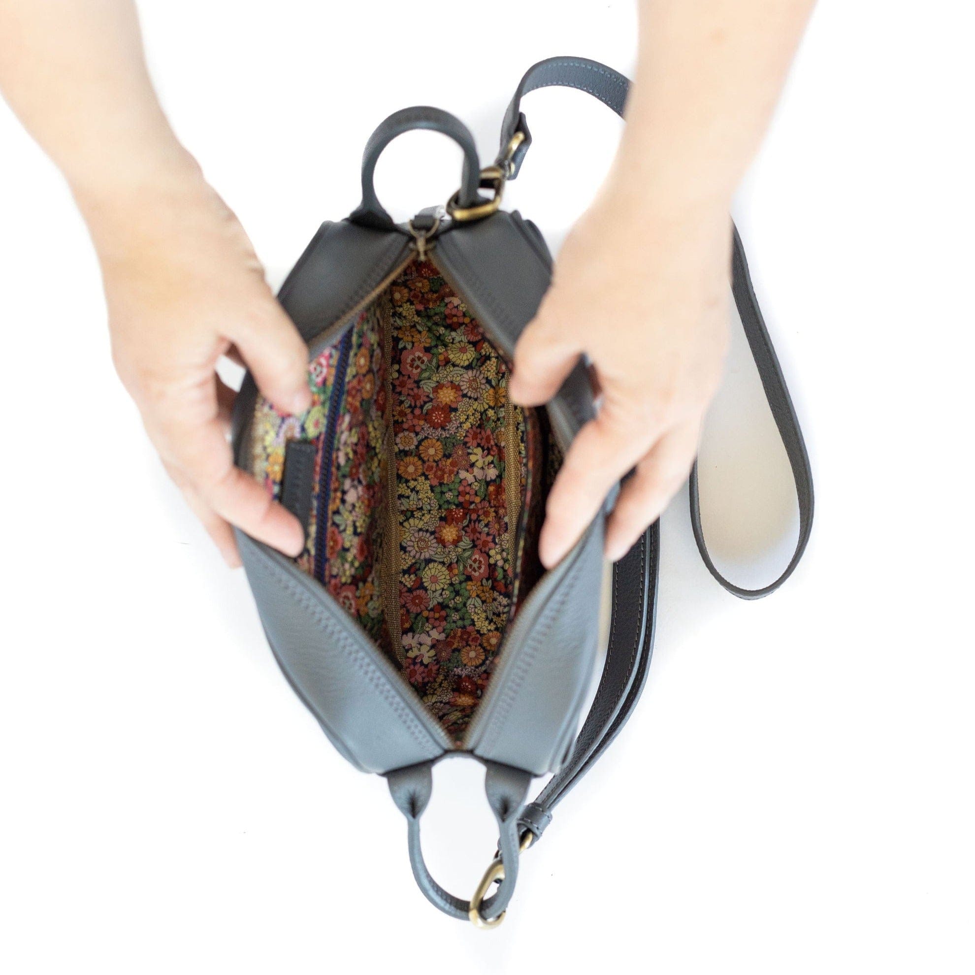 Jori Crossbody - | Sapahn.