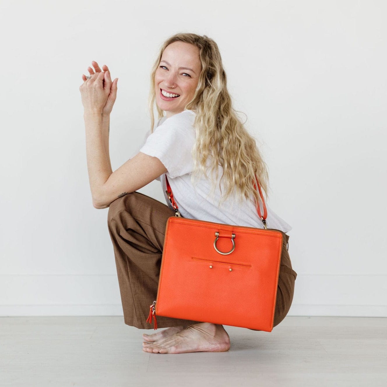 M Crossbody - | Sapahn.