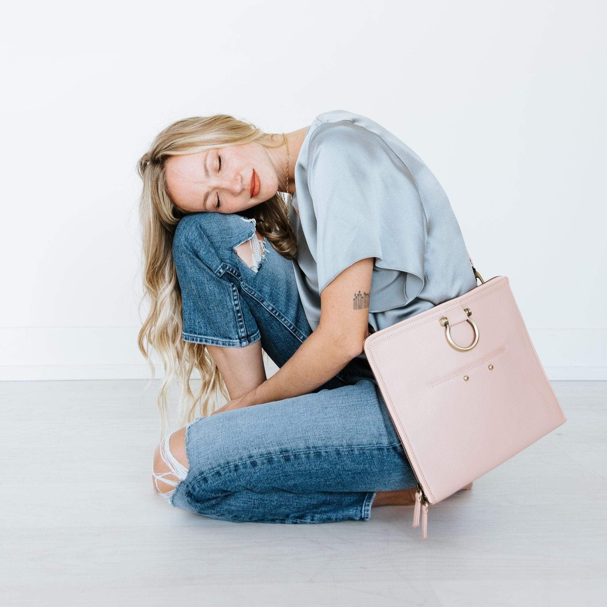 M Crossbody - | Sapahn.