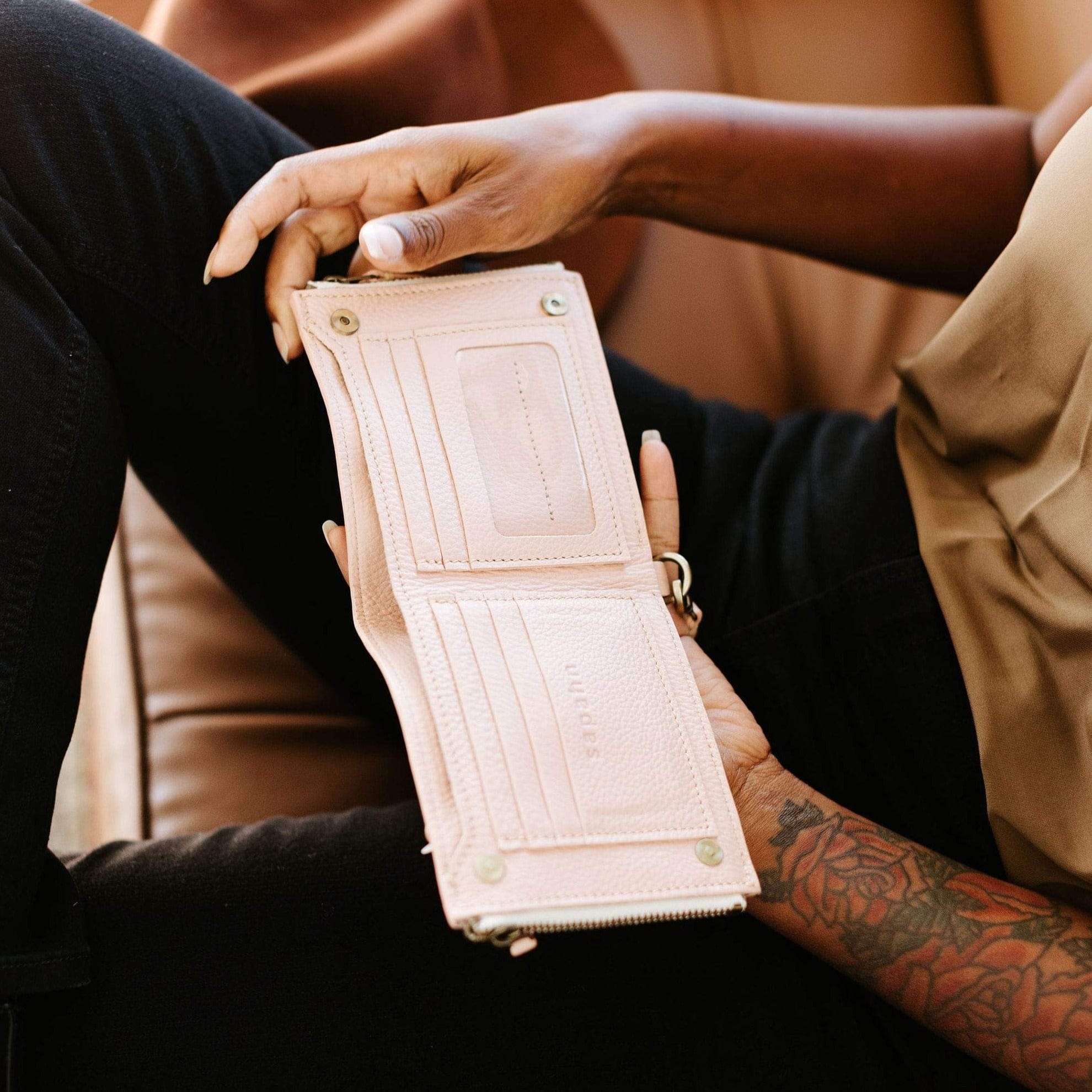 Noelle Wristlet - | Sapahn.