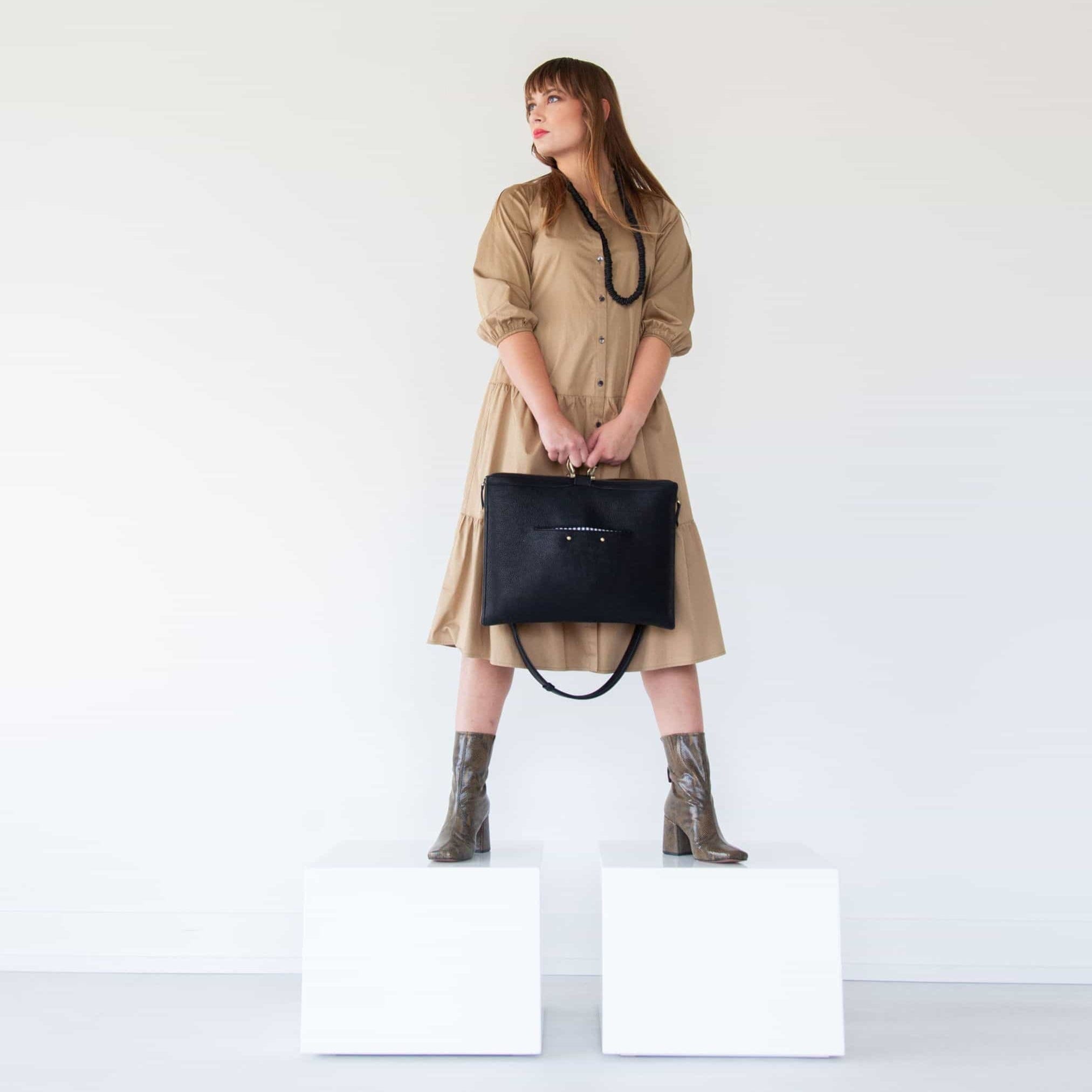 M XL Crossbody - | Sapahn.