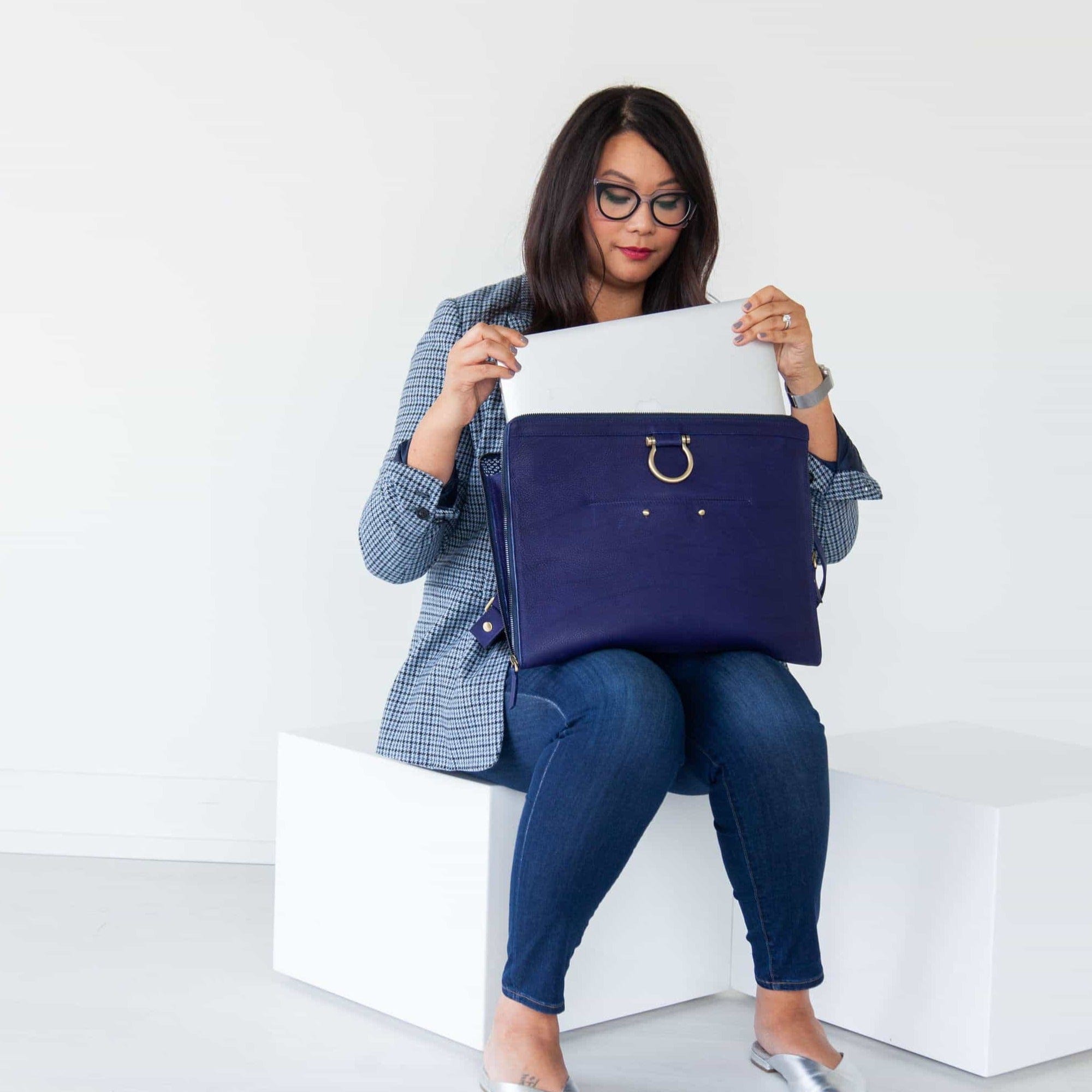 M XL Crossbody - | Sapahn.