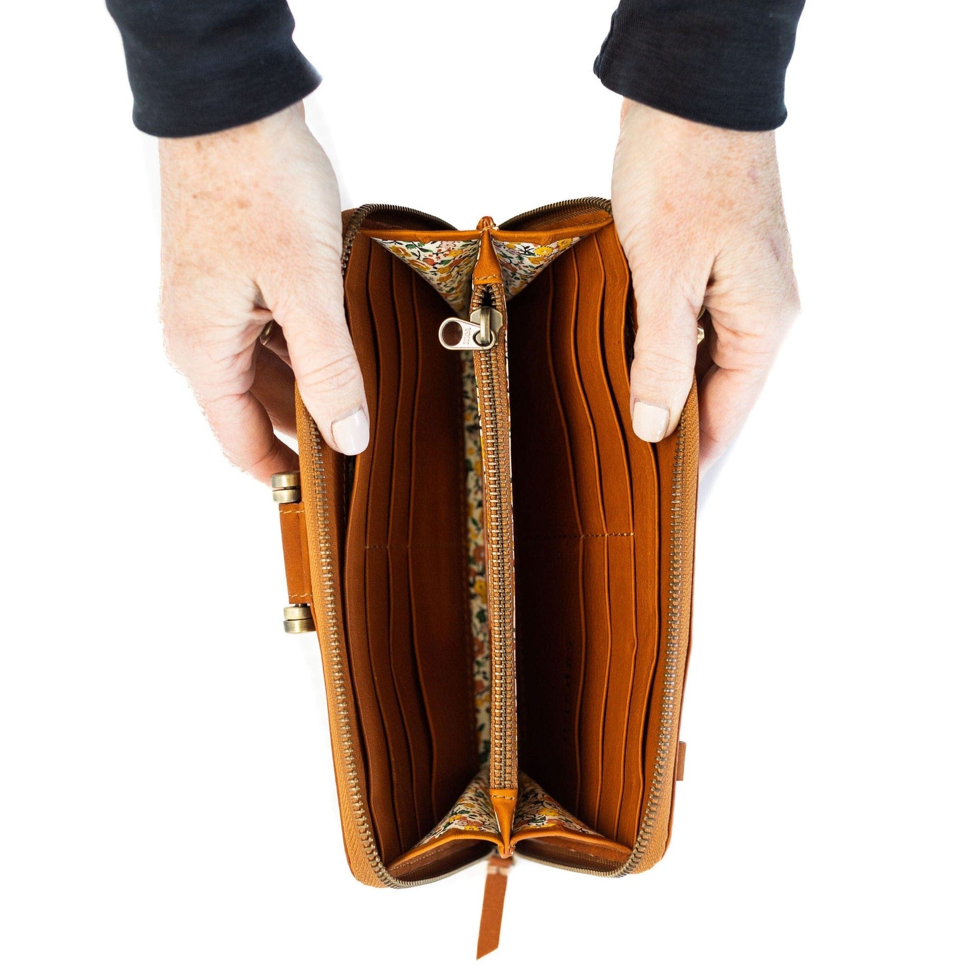 Winnie Jo XL Wallet and Crossbody - | Sapahn.