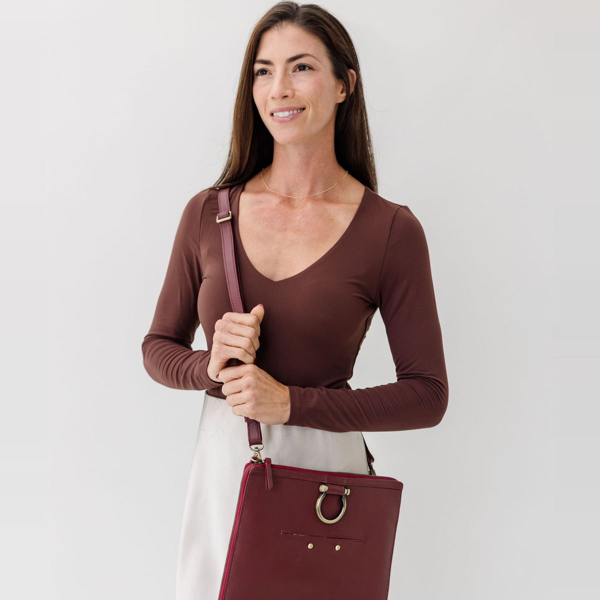 Sapahn M Crossbody in Burgundy Oil Leather #Color_Burgundy Oil Leather